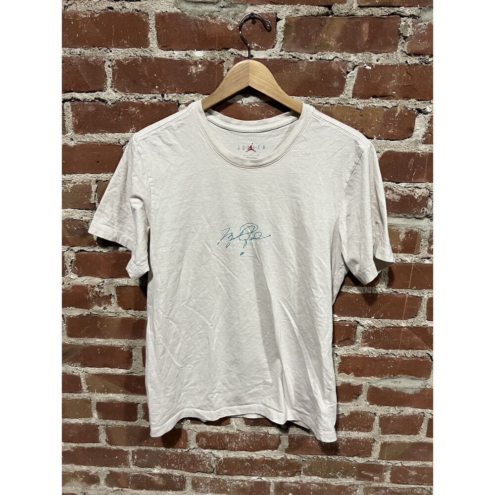 Jordan Brand Mens Tan Short Sleeve Graphic T-shirt Size Small